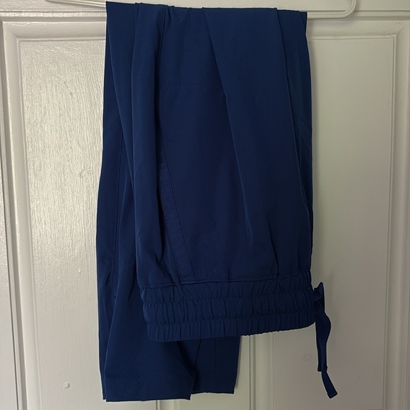 WhisperLite Royal Blue Scrub Set - Picture 2 of 2